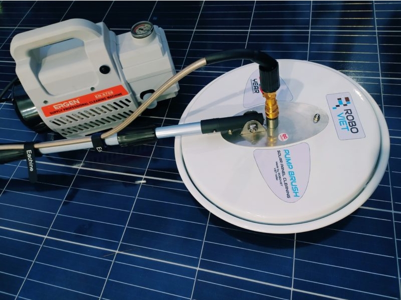Máy rửa Pin mặt trời bán tự động 1 lô xoay, dùng máy bơm áp lực